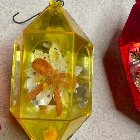 JEWELBRITE DIORIAMA VINTAGE CHRISTMAS ORNAMENTS - Picture 3 of 4